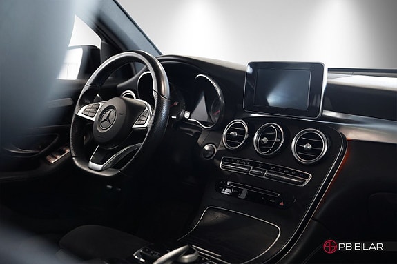 Mercedes-Benz GLC350 e 18 of 27