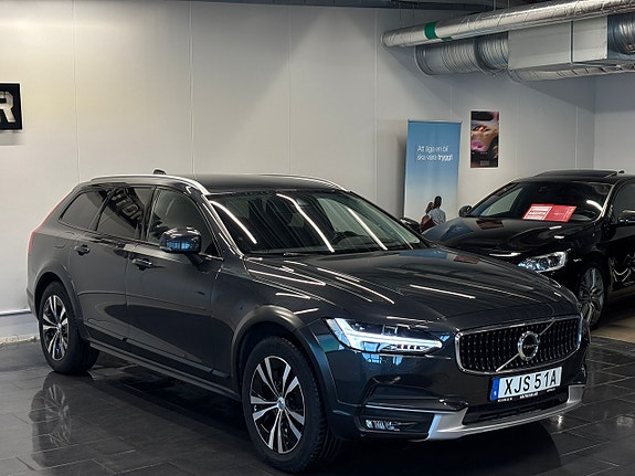 Volvo V90 Cross Country 4 of 5