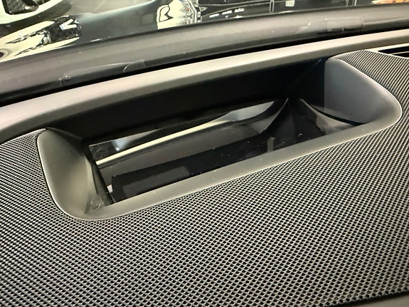 Mercedes-Benz GLE53 13 of 30