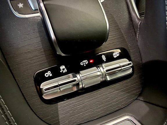 Mercedes-Benz GLE53 14 of 30