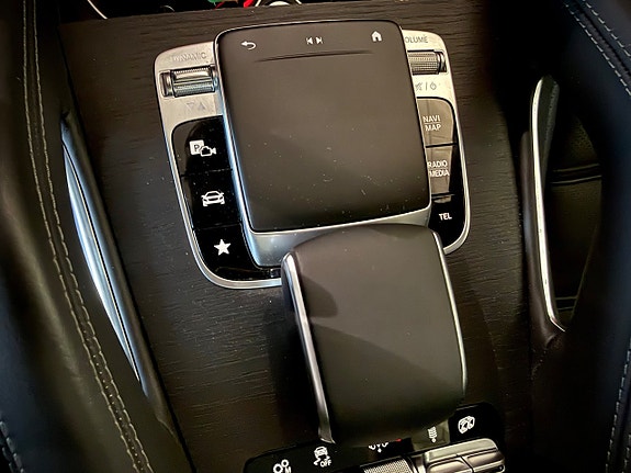 Mercedes-Benz GLE53 24 of 30