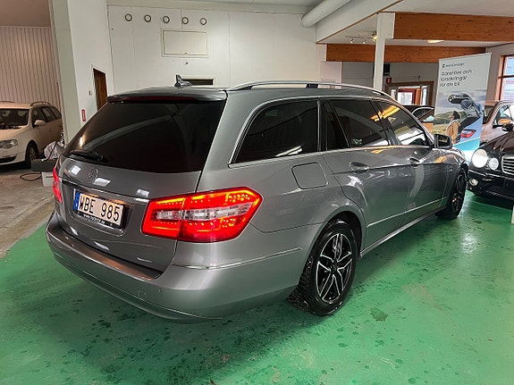 Mercedes-Benz E220 5 of 5