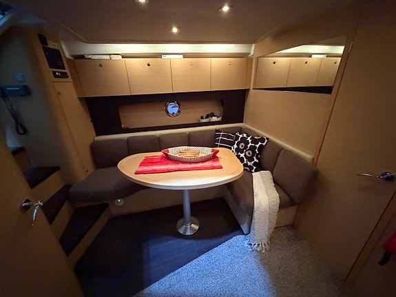 Beneteau Monte Carlo 37 17 of 21