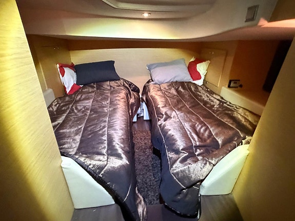 Beneteau Monte Carlo 37 15 of 21