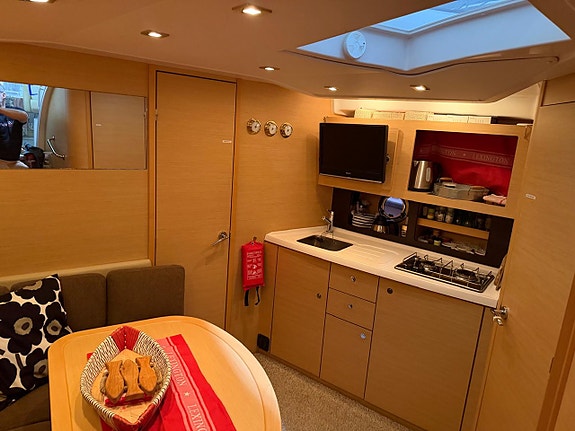 Beneteau Monte Carlo 37 16 of 21