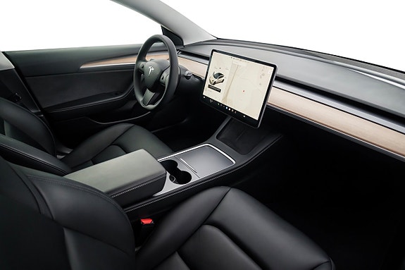 Tesla Model 3 19 of 22