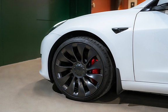 Tesla Model 3 5 of 22