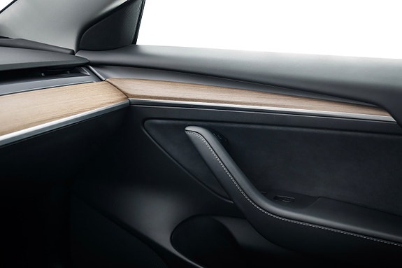Tesla Model 3 17 of 22