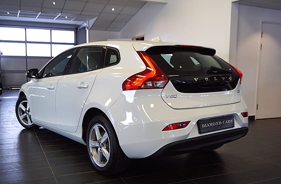 Volvo V40 3 of 5