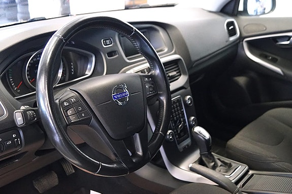 Volvo V40 8 of 12