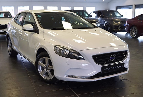 Volvo V40 2 of 5