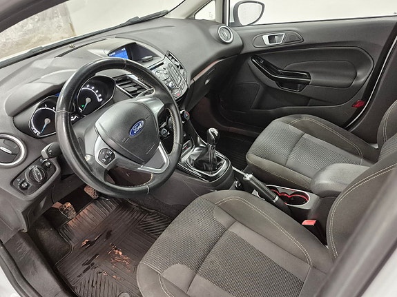 Ford Fiesta 2 of 5