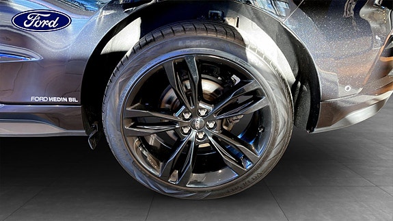 Ford Edge 9 of 12