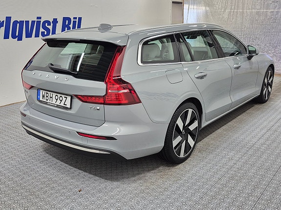 Volvo V60 4 of 12