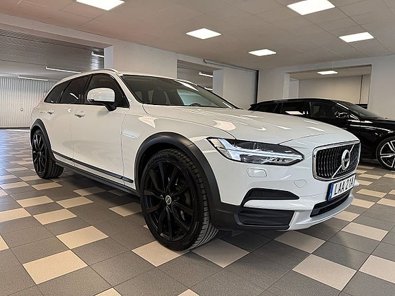 Volvo V90 Cross Country 4 of 5
