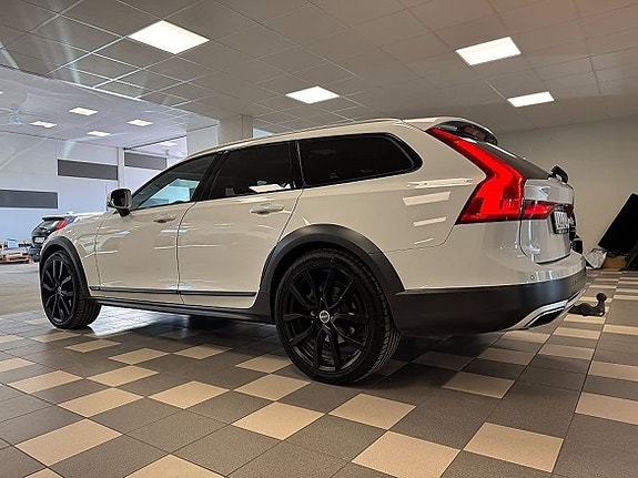 Volvo V90 Cross Country 5 of 5