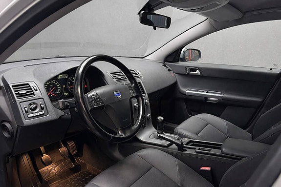 Volvo V50 7 of 11