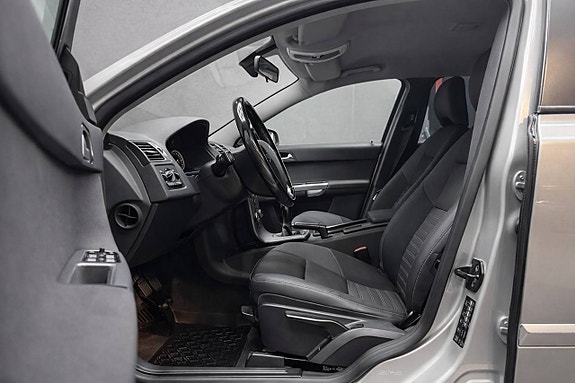 Volvo V50 6 of 11
