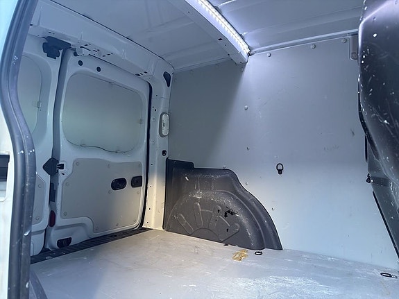 Renault Kangoo Express 14 of 18