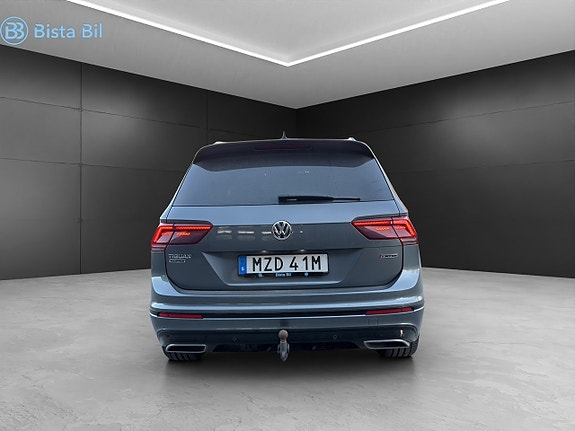Volkswagen Tiguan Allspace 4 of 5
