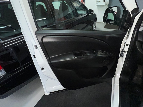 Opel Combo 17 of 19