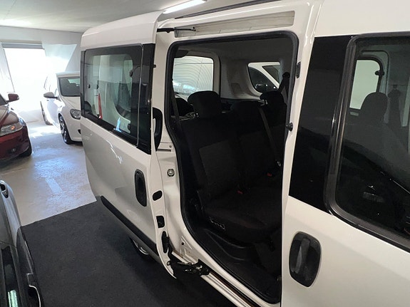 Opel Combo 8 of 19