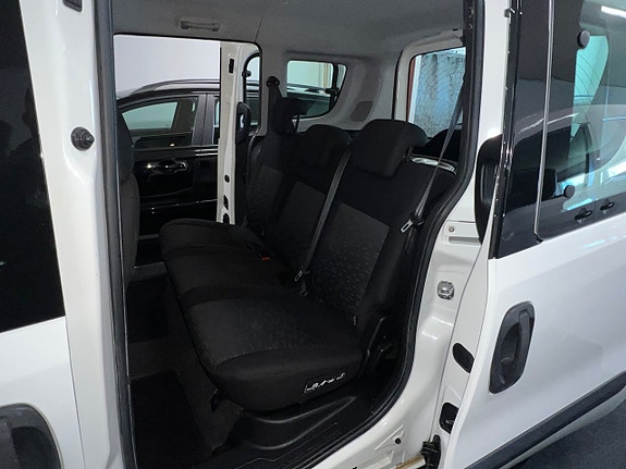 Opel Combo 10 of 19