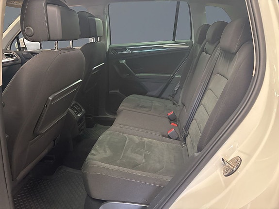 Volkswagen Tiguan 7 of 12
