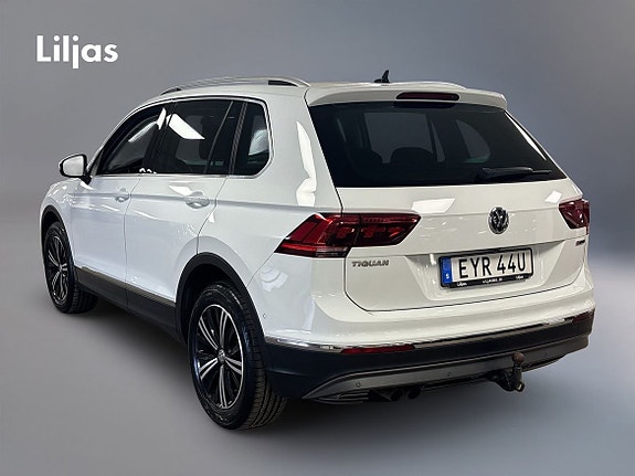 Volkswagen Tiguan 3 of 12
