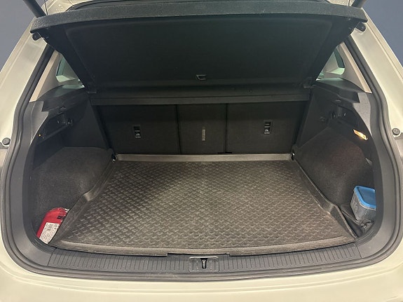 Volkswagen Tiguan 8 of 12