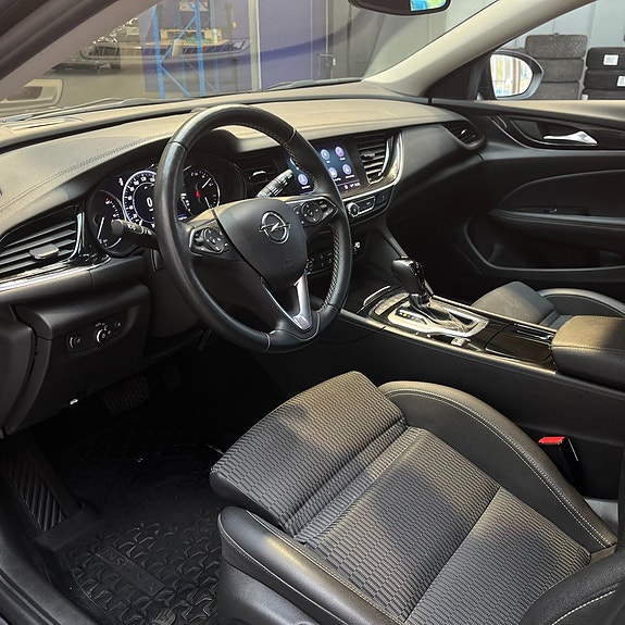 Opel Insignia Country Tourer 8 of 12