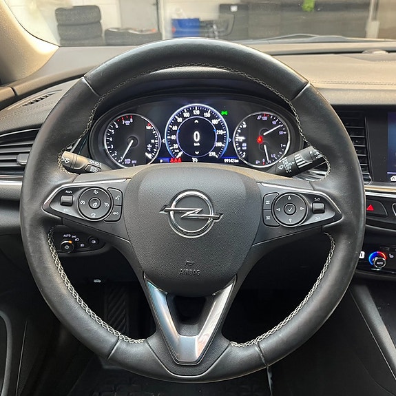 Opel Insignia Country Tourer 10 of 12