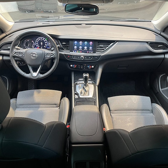 Opel Insignia Country Tourer 9 of 12