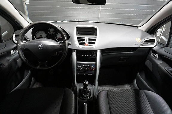 Peugeot 207 12 of 19