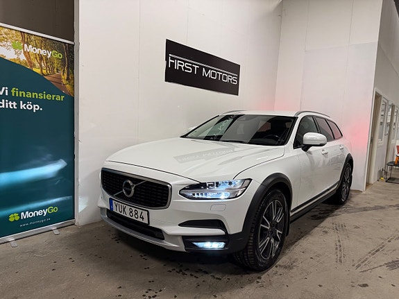 Volvo V90 Cross Country 3 of 5