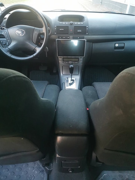 Toyota Avensis 4 of 5