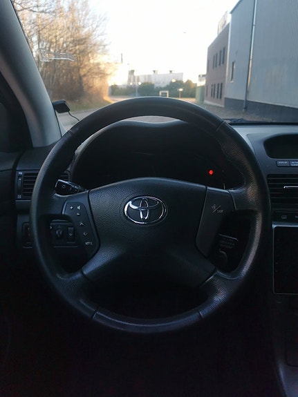 Toyota Avensis 3 of 5
