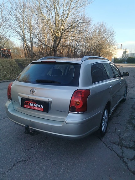 Toyota Avensis 7 of 10