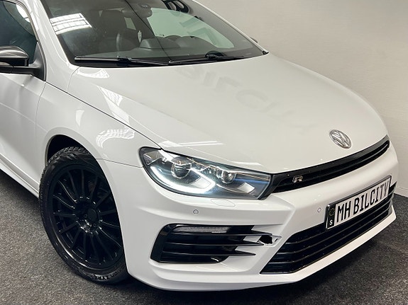 Volkswagen Scirocco 2 of 5