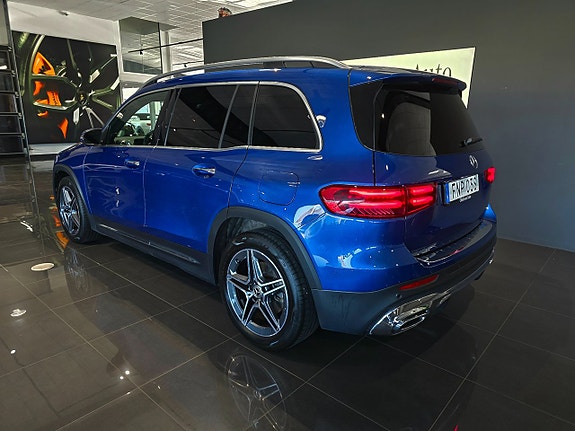 Mercedes-Benz GLB220 d 3 of 5