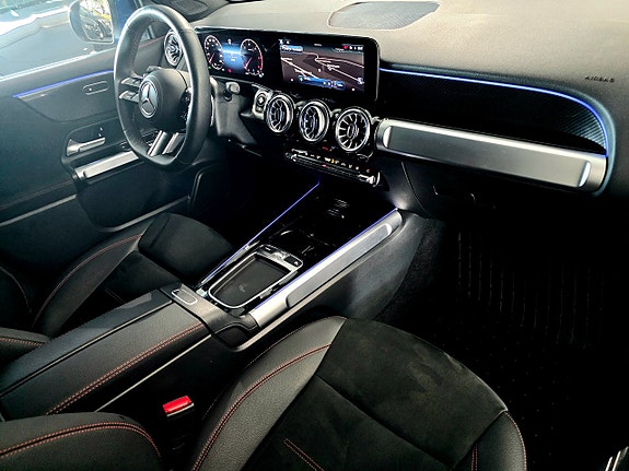 Mercedes-Benz GLB220 d 4 of 5