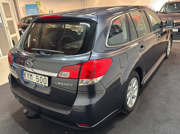 Subaru Legacy 5 of 5