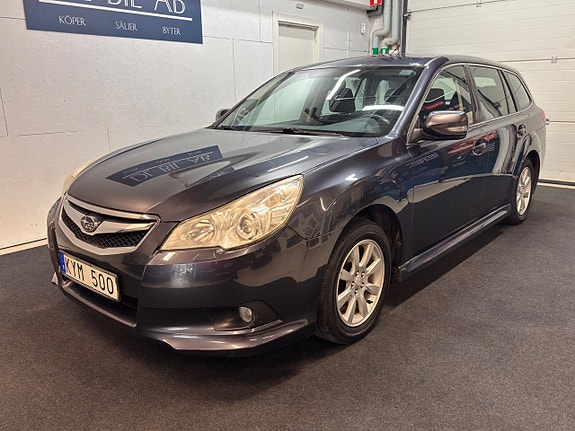 Subaru Legacy 2 of 5