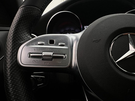 Mercedes-Benz C300 16 of 30