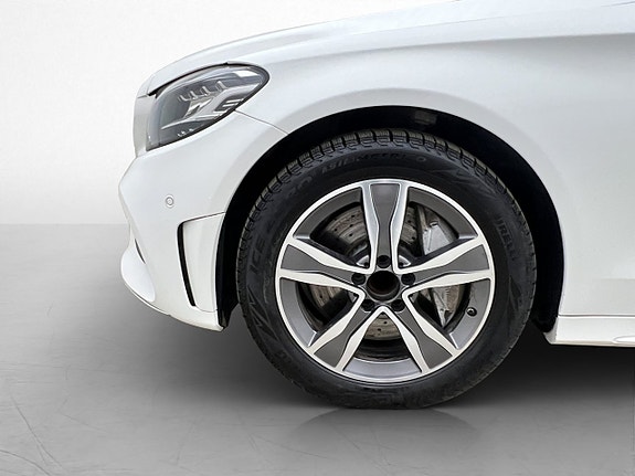 Mercedes-Benz C300 28 of 30