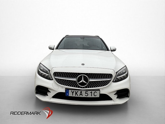 Mercedes-Benz C300 2 of 5