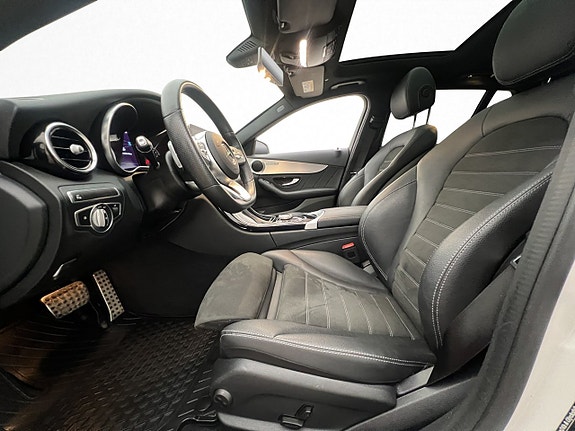 Mercedes-Benz C300 11 of 30