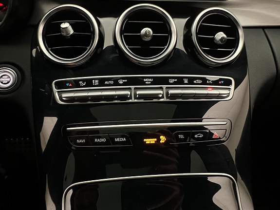 Mercedes-Benz C300 22 of 30