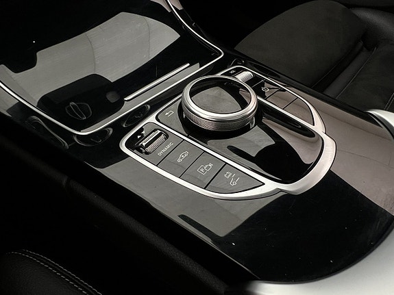 Mercedes-Benz C300 23 of 30