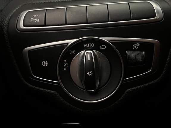 Mercedes-Benz C300 25 of 30
